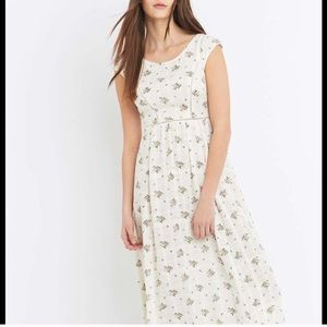 Kimchi Blue vintage floral midi draw size 2